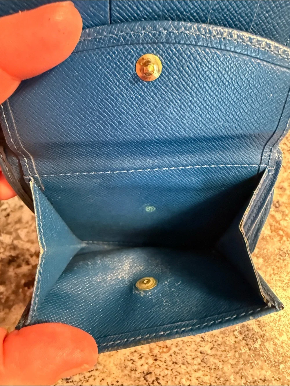 Louis Vuitton Blue Epi wallet *authentic* MAKE OFFER - Picture 11 of 11